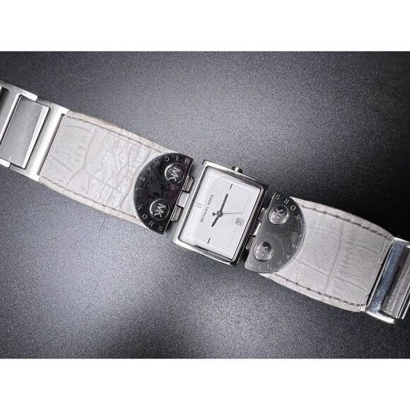 Michael Kors White Leather Watch - Picture 8 of 8